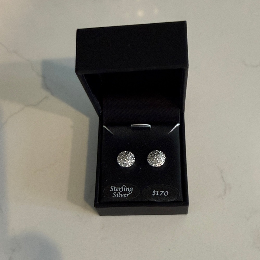 NWT 🌸 Macy's Sterling Silver Pavé Crystal Round Stud Earrings - Silver